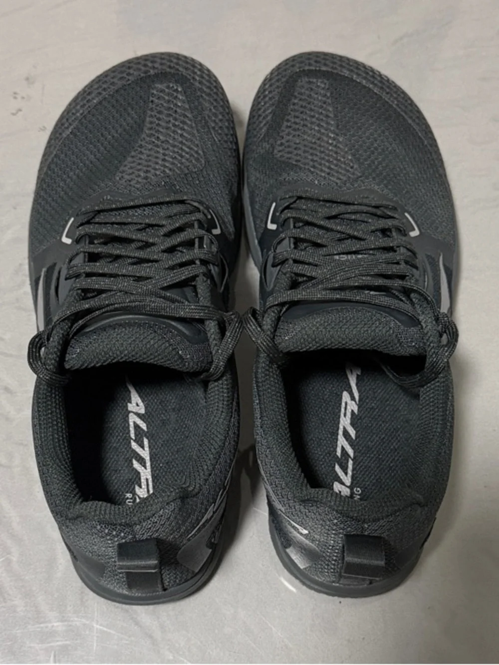 Altra Solstice XT3 US 9.5 Lightweight Wide Zero Drop Black Men's Running Shoes